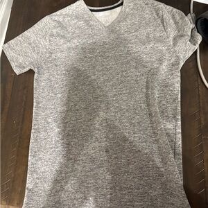 NWOT Dikotomy Gray Marled V-Neck T-Shirt